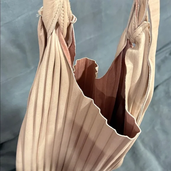 NWT Vintage Anthropologie Pleated Pink/Beige Leather Shoulder Bag - Picture 6 of 7